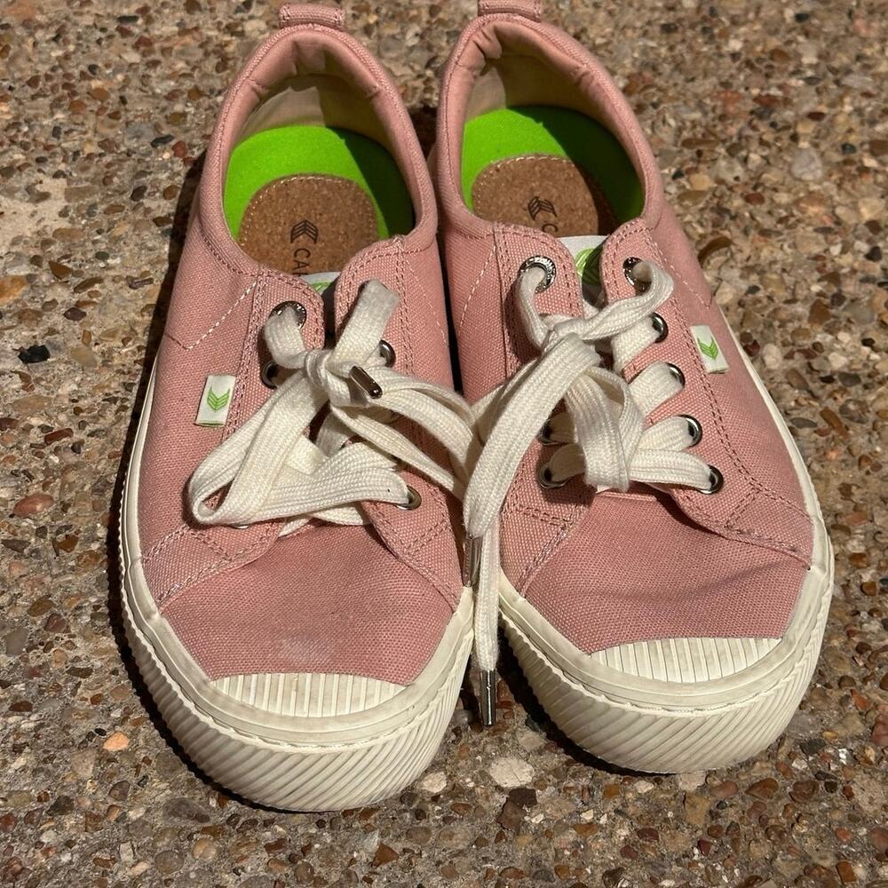 Cariuma Pink Canvas Sneakers | Women’s 7.5 | Eco-Friendly Shoes
